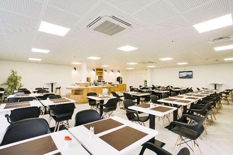 Brit Hotel Confort Loches Restaurant photo